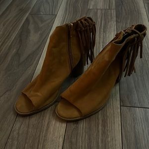 Faux Seuss Open Toed Heels - Forever 21